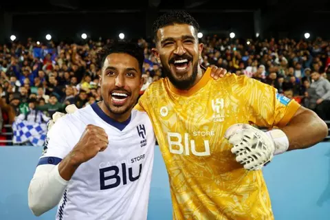 مستقبل غامض لحارس الهلال الأسبق